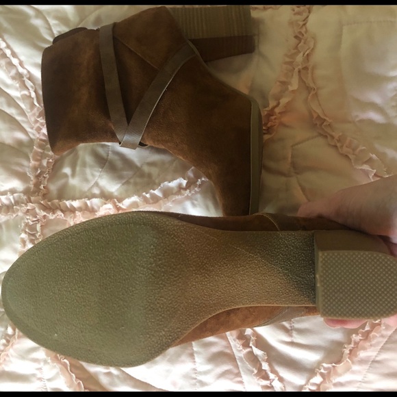 New Directions Booties - Picture 4 of 5